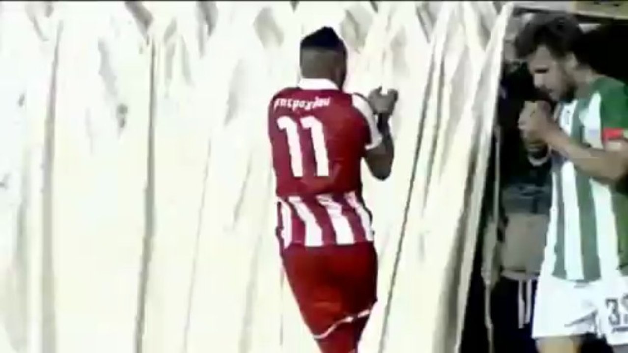 Griechenland: Gelb für Scharfschützen-Jubel in Richtung Heimfans!