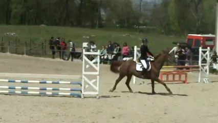 Laura sur Topaze club 2 à dechy le 28 avril 2013