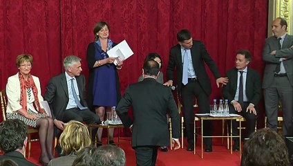 François Hollande annonce des mesures pour l'entreprise
