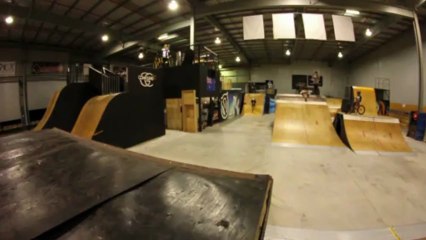 Download Video: Aaran Selway Double Backflip 360 en BMX