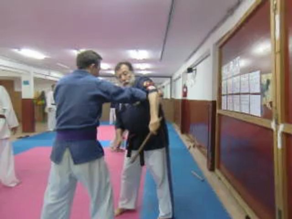 Hiki Otoshi avec Tambo par Jean-Paul Bindel, Hanshi