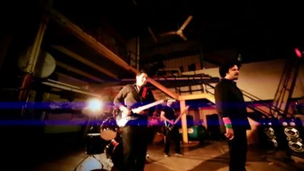 Tabdeeli Aagayi Hai Yaaro (Official Music Video)