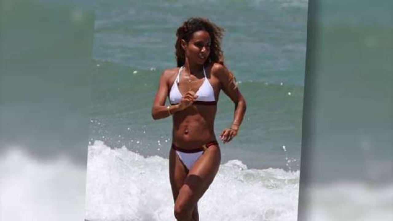 Jada Pinkett Smith Wows in Hawaii