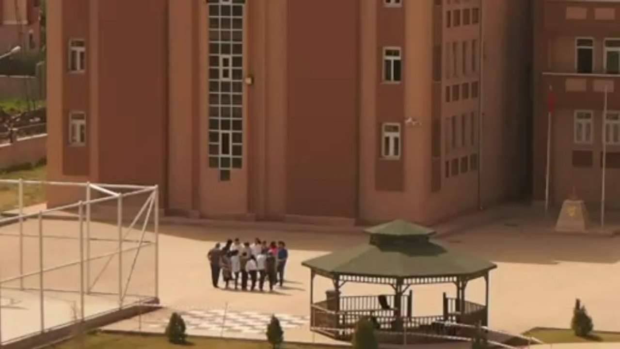 Roues-Libres / Apprentissage de la danse a l'ecole - Turquie