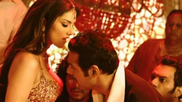 Uncensored Sunny Leone- Laila Teri Le Legi Full Song Review - Shootout At Wadala