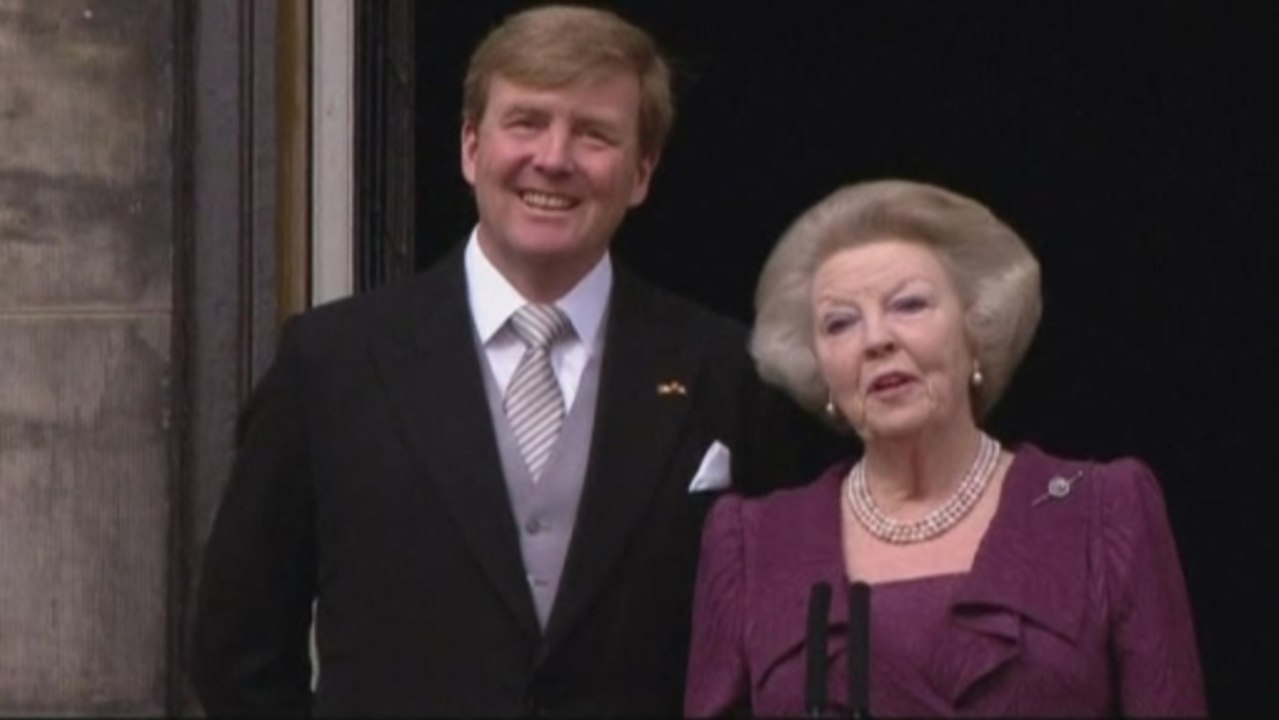 Netherlands queen abdicates in favour of son