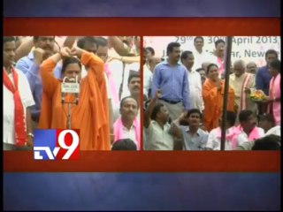 Uma Bharati supports T - JAC dharna