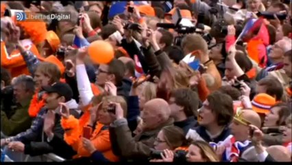 La princesa Beatriz de Holanda: "Les presento a su nuevo Rey"