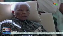 Reaparece Nelson Mandela tras larga hospitalización