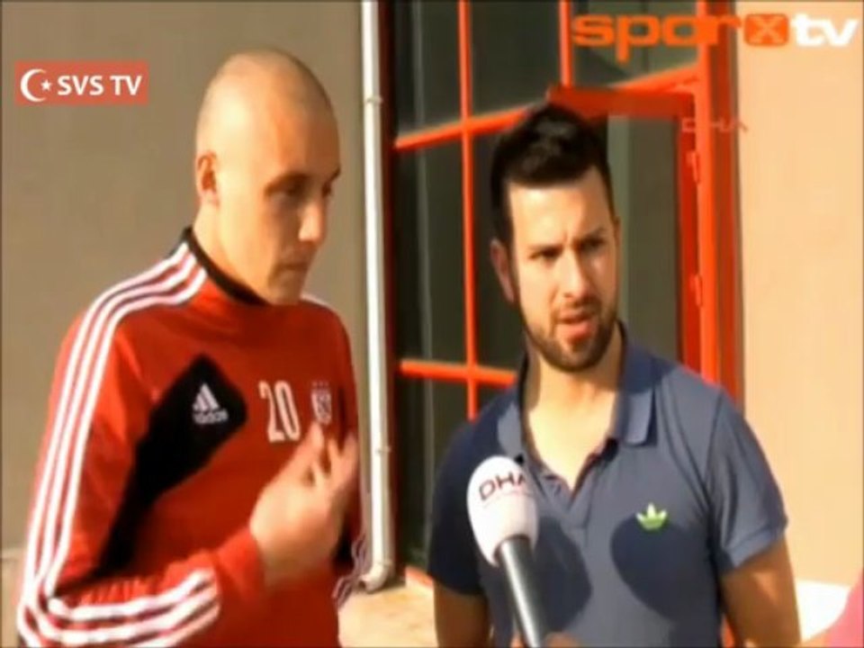 Sivassporlu Aatıf imzayı attı, 'G.Saray' dedi