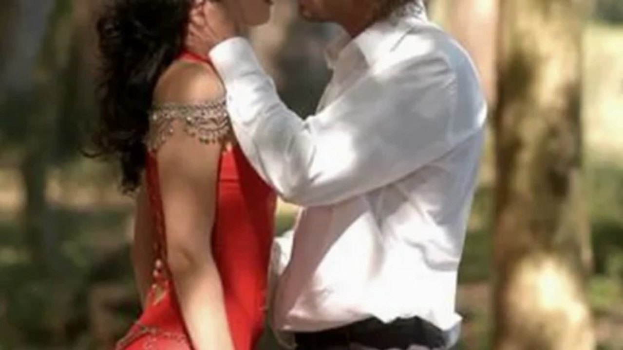 Bir Baksan İçime Orda Yalnız Sen Varsın