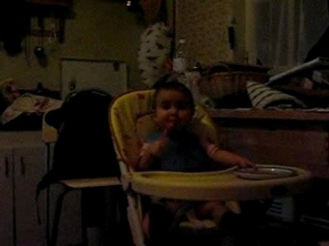 je mange toute seule