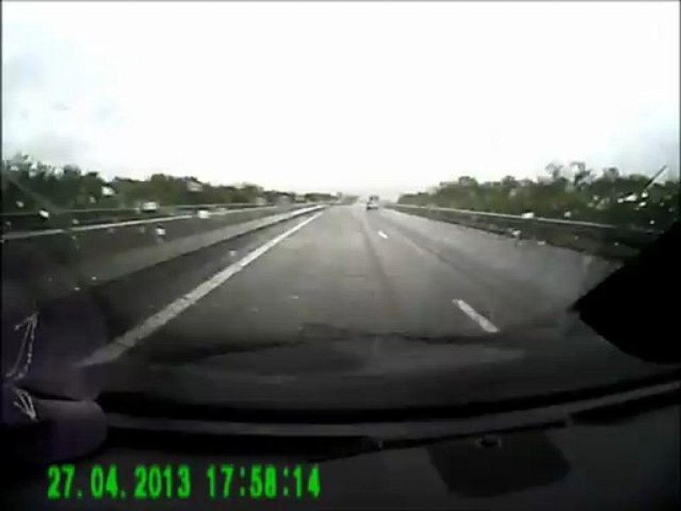 Ivre ou idiot ?? Simplement idiot ....