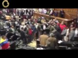 Exclusivo: Video muestra la golpiza que ocurrió en la Asamblea Nacional este martes