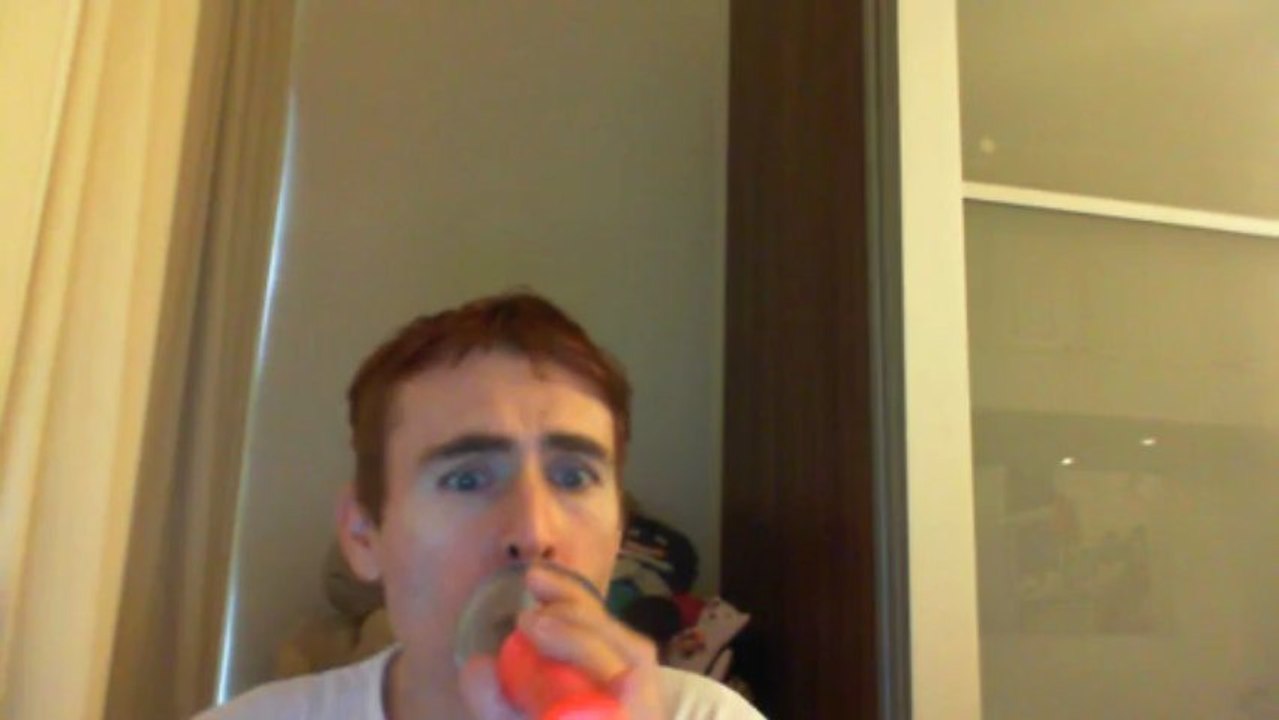 Wiwi égratigne "i can't decide" des Scissor Sisters