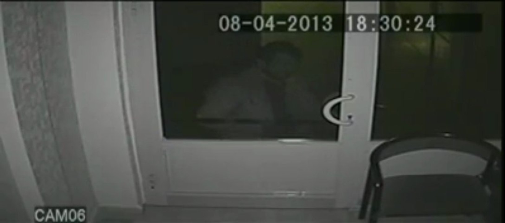 Bilgisayar Mağazasından 15 Laptop Çaldı, Güvenlik Kamerasına Yakalandı...