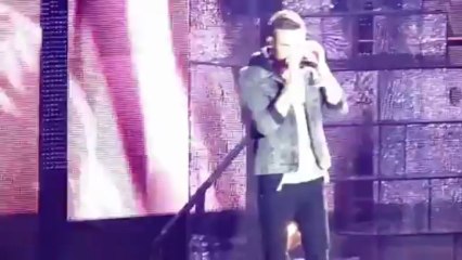One Direction singing More Than This in Paris (04.29.13) (HQ) - YouTube