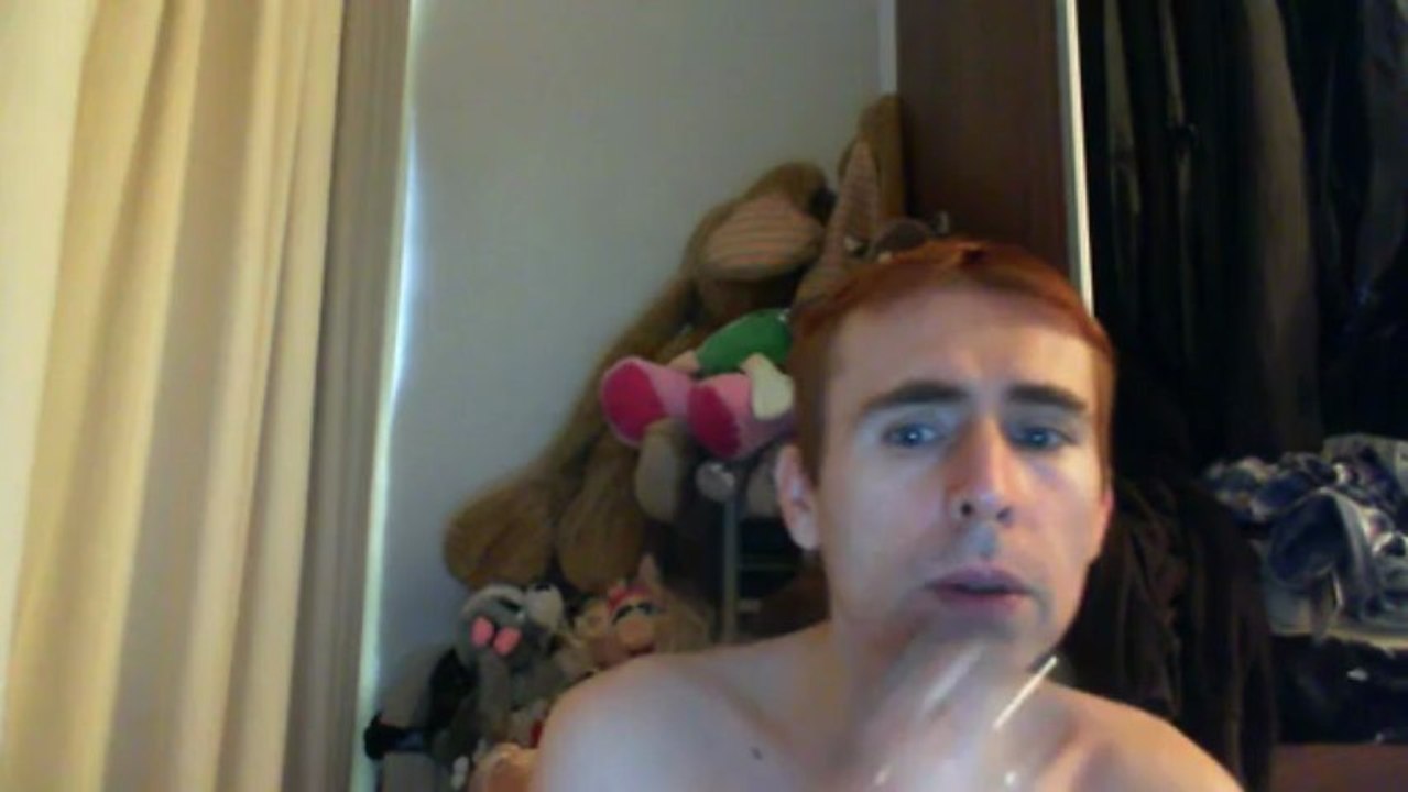 Wiwi égratigne "fille de Lille" de Balbino Medellin