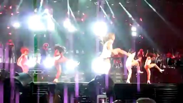 Beyoncé - Intro/Run the World (Girls) @ LG Arena, Birmingham, UK