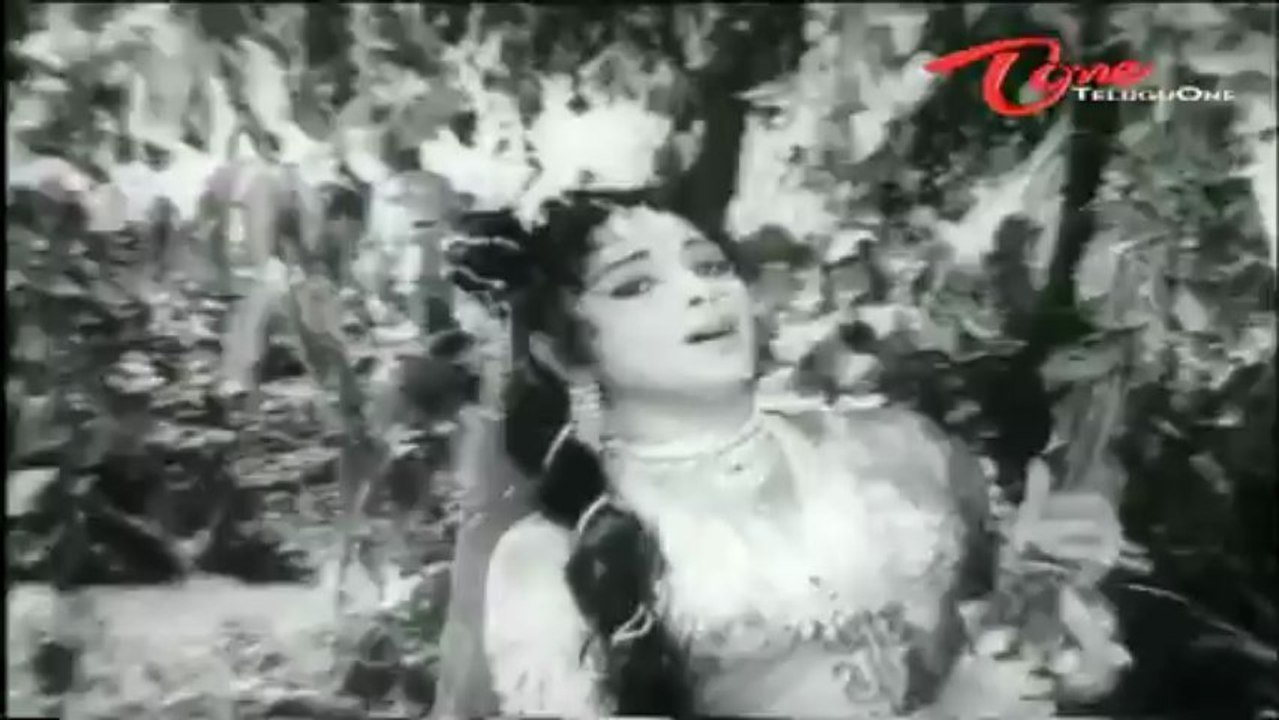 Narthanasala Songs - Sarasalu Ulikimpa - NTR - Savithri