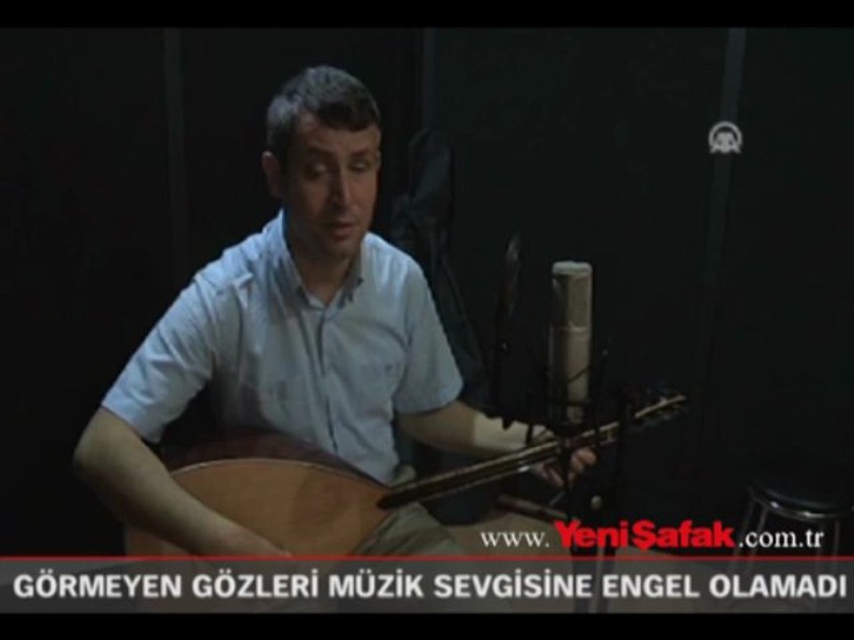 Görmeyen gözleri müzik sevgisine engel olamadı