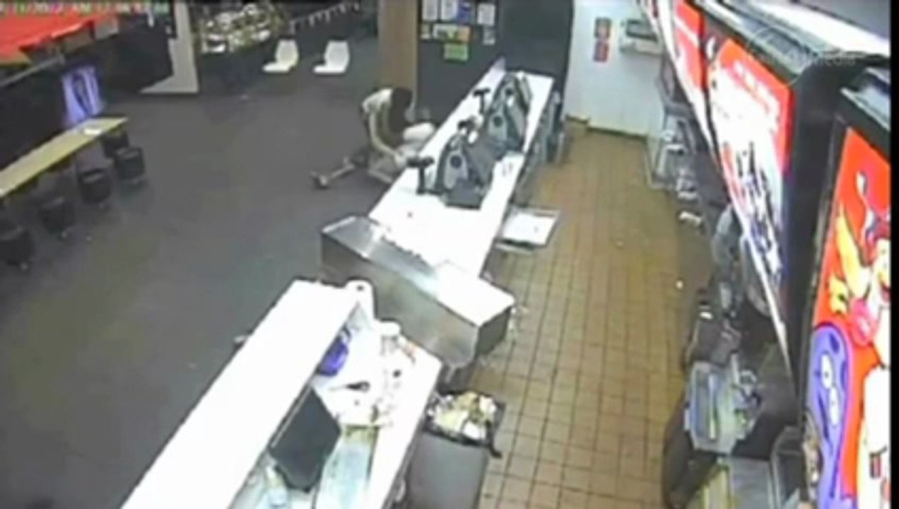 VIDEO Un braqueur se ridiculise dans un Mac Donald’s
