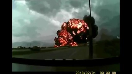 Huge Cargo Plane Stalls and Falls Out of The Sky