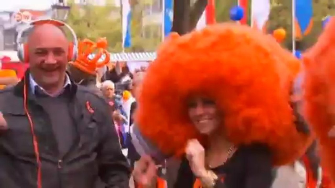 Die Niederländer feiern ihren neuen König | Euromaxx