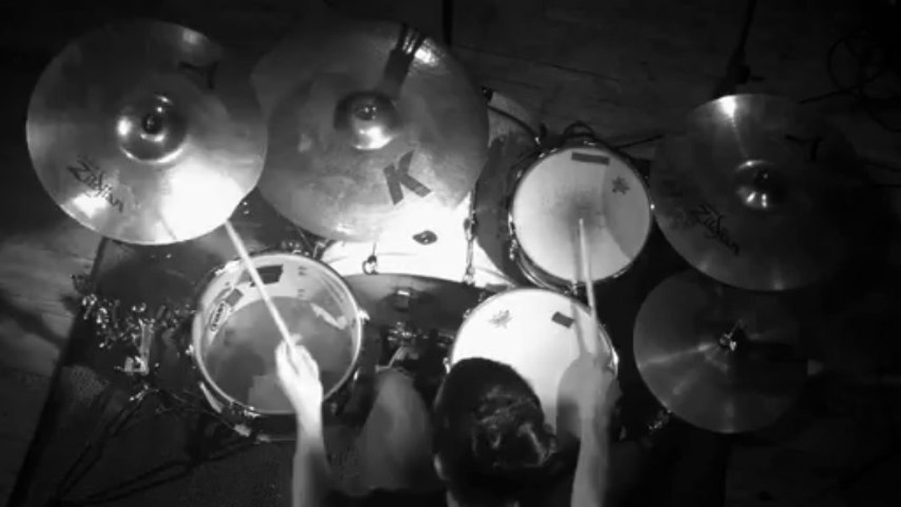 Dirty loops circus Bass/drums cover