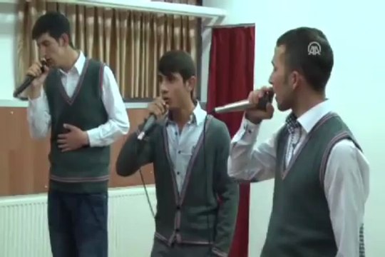 Öğrenciler ilahi-rap grubu kurdu