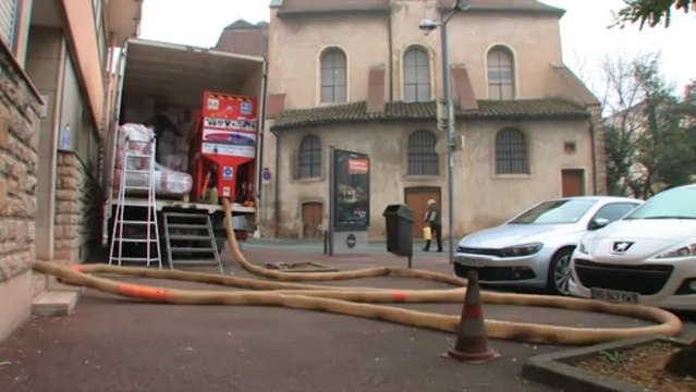 Comment isoler des combles perdus ? la technique du soufflage
