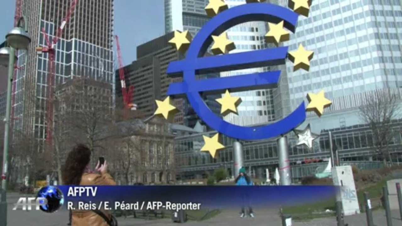 Neue 5-Euro-Scheine sind da - EZB senkt Zinsen