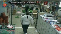 Rapina un supermercato all'Eur. All'uscita trova i CC che lo arrestano