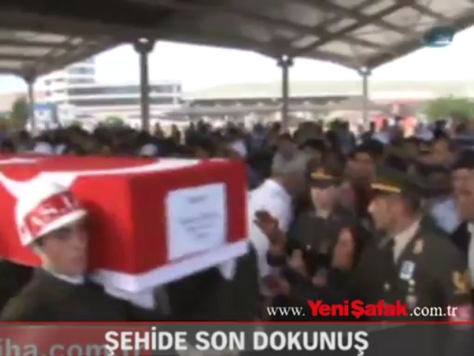 Şehide son dokunuş