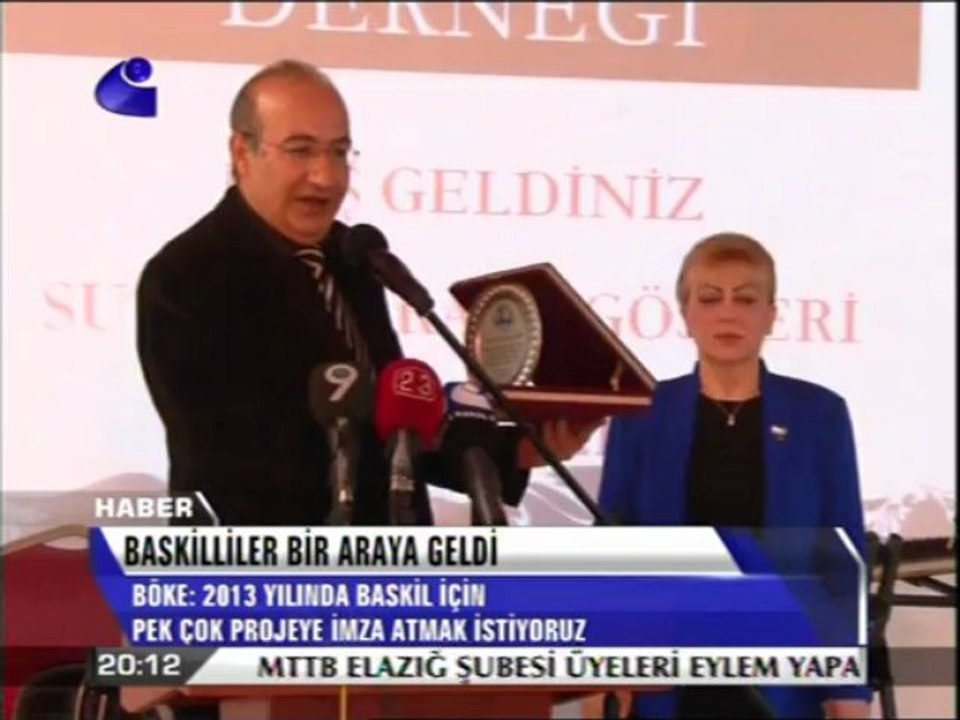 Prof. Dr. Açık 'a Plaket-Kanal E