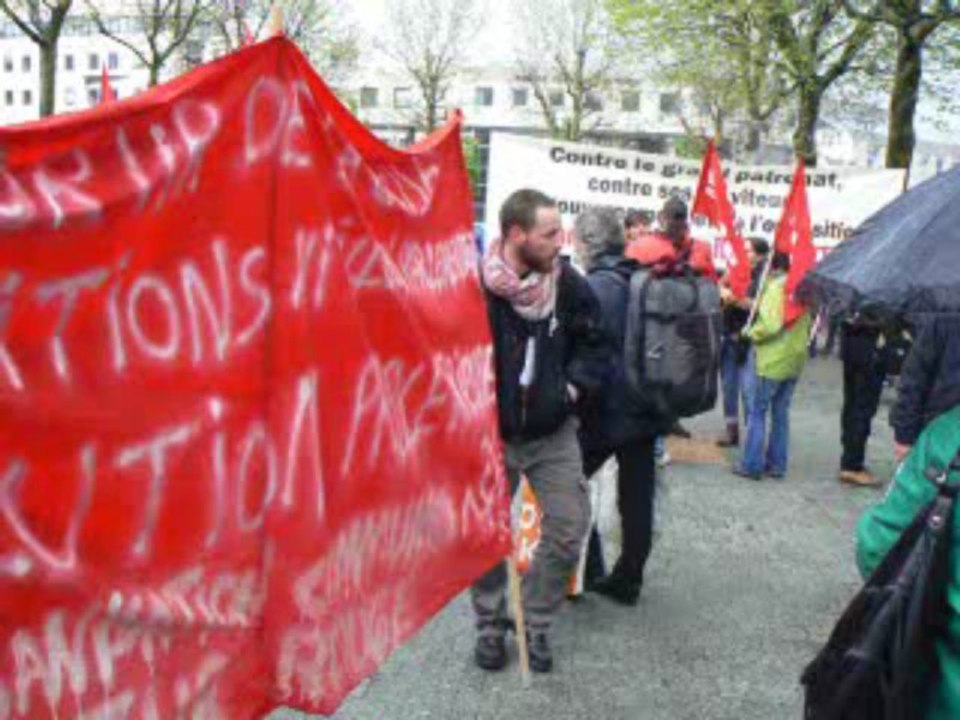 Premier Mai___Le PS du Puy de dôme derrière les syndicats___