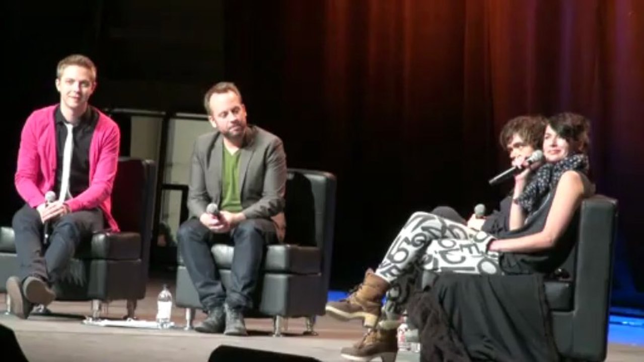 Lena Headey & Peter Dinklage: Game of Thrones Panel - Calgary Expo - April 28, 2013 - Pt. 3/4