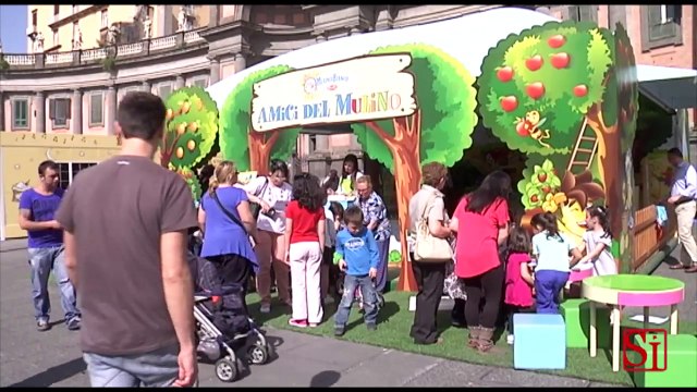 Napoli - Il Tour di Mulino Bianco in piazza Dante (02.05.13)