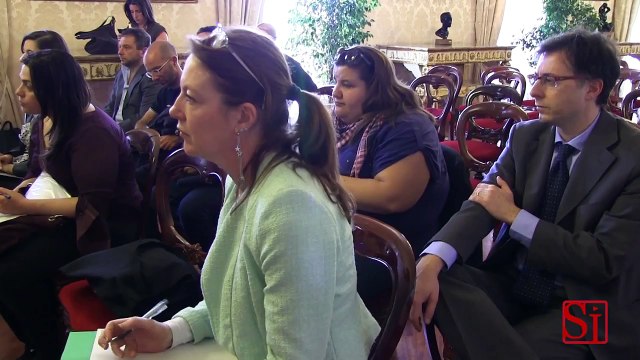 Napoli - La chiesa di Santa Maria della Sanità per raccolta carta e cartoni (02.05.13)