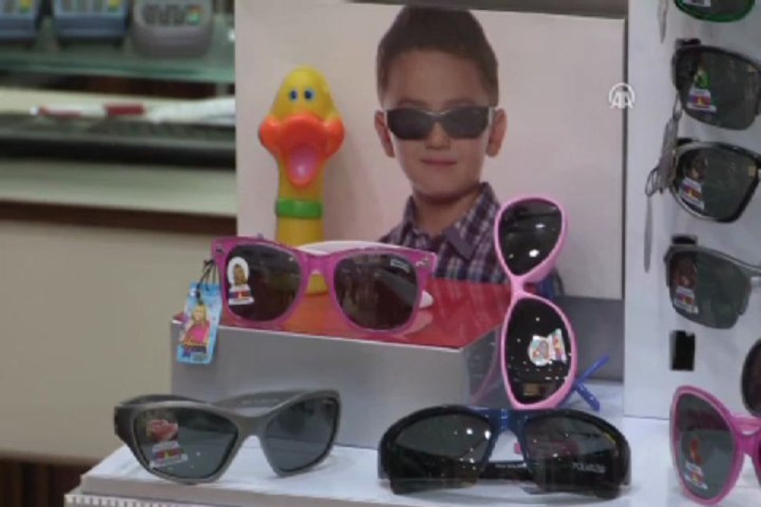 Çocuklara da güneş gözlüğü tavsiyesi