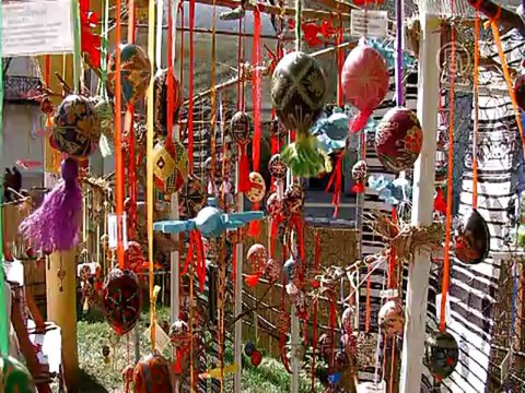 50 тысяч писанок развесили в центре Киева