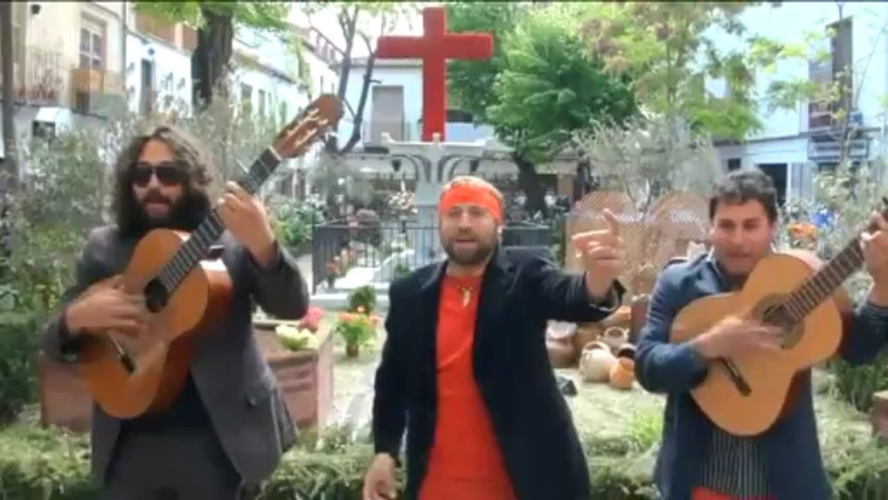 Granada revive sus cruces de mayo mirando a sus orígenes