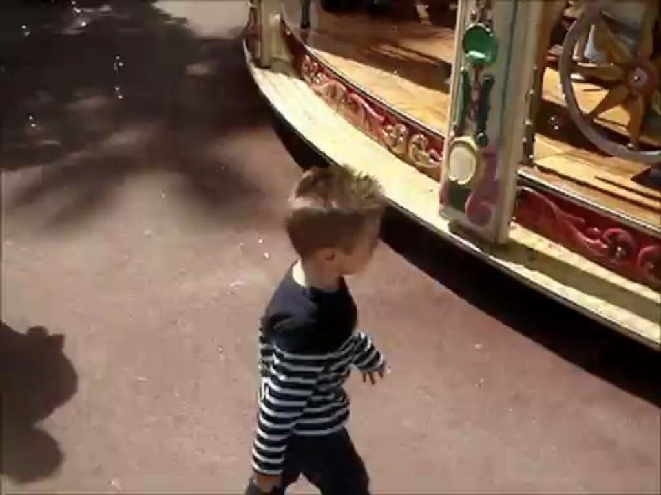 Loulou kiff les bulles !!