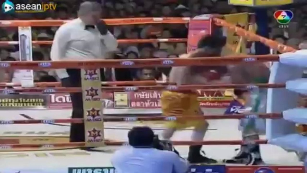 2013-05-03 Yota Sato vs Srisaket Sor Rungvisai