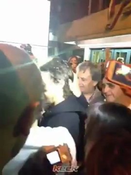 Pedro salida del teatro Viaje de Locura en Mendoza keek Gus Conti - 03 de Mayo