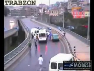 MOBESE Şaka gibi kazalar