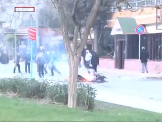 Avcılar'da olaylı yıkım! Esnaf direniş barikatı kurdu