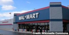 Walmart to Give Benefits to Same-Sex Couples