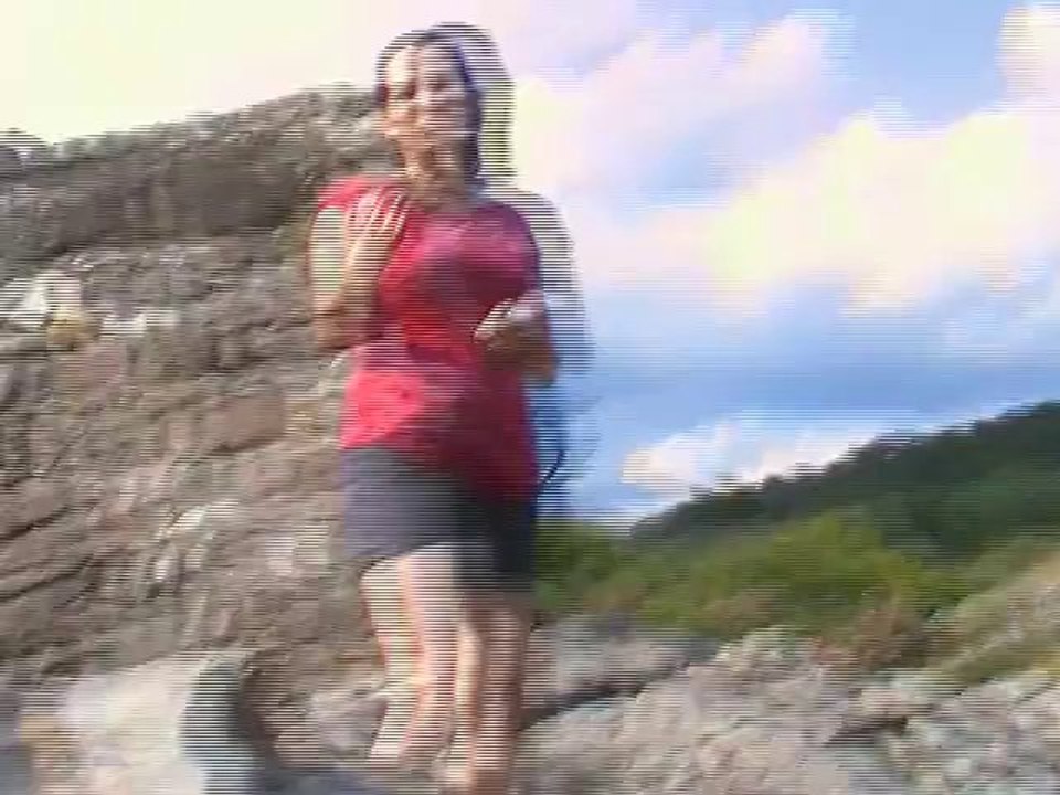 Balıklar Üremek İçin Kayaları Aşmaya Çalışıyor.. Kaçmaz Görüntüler..!!!