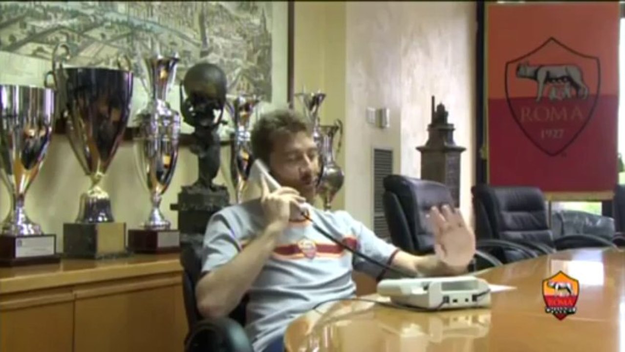 O Ντε Σάνκτις τηλεφωνάει στους οπαδούς της Ρόμα